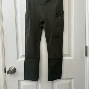 Lululemon Athletica crop Olive green Leggings size 2